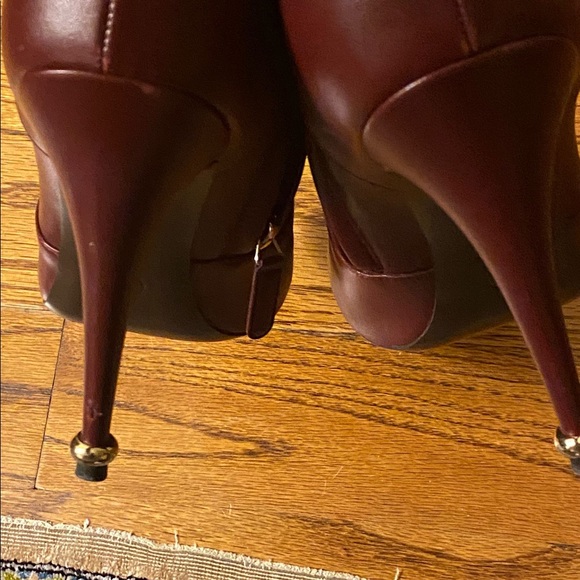 CHANEL camellia burgundy lambskin ankle booties 41 - Picture 7 of 8